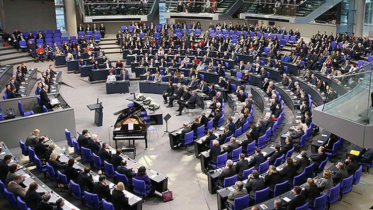 Koalisyonda Askerlik Yasası sancısı