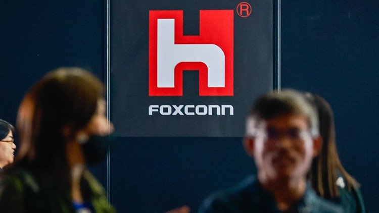 Yapay zeka Foxconnu zirveye taşıdı