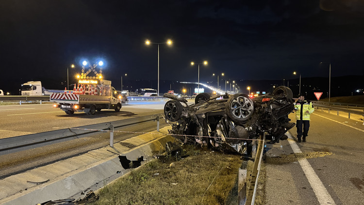 Kuzey Marmara Otoyolundaki kazada 2 kişi öldü, 5 kişi yaralandı