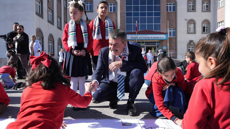 Bakan Tekin Filistin etkinliğine katıldı