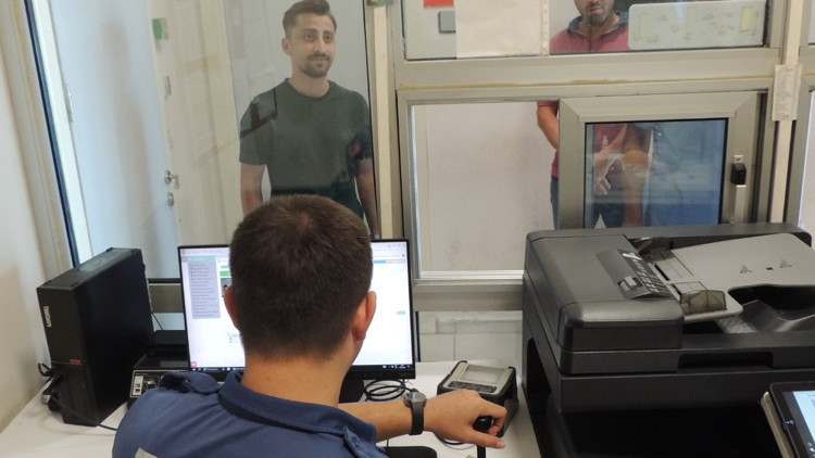 Habur Sınır Kapısında 10 ayda 788 firari yakalandı Habur Sınır Kapısında 10 ayda 788 firari yakalandı