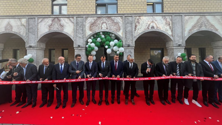 Voerde Möllen DİTİB Yeşil Camii ibadete açıldı