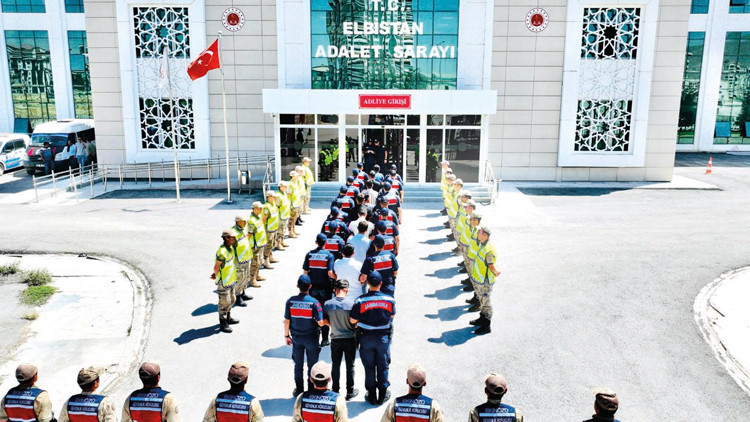 Aralarından biri Durdu’nun katili... Düğünde 1361 kere kurşun sıkmışlar Aralarından biri Durdu’nun katili... Düğünde 1361 kere kurşun sıkmışlar