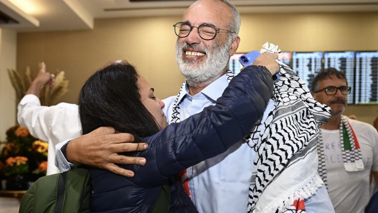 Aktivistlerin Adli Tıp Kurumu’ndaki işlemleri tamamlandı Aktivistlerin Adli Tıp Kurumu’ndaki işlemleri tamamlandı