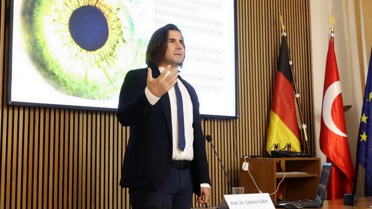 TDU’da “Görmenin Mucizesi” konferansı TDU’da “Görmenin Mucizesi” konferansı