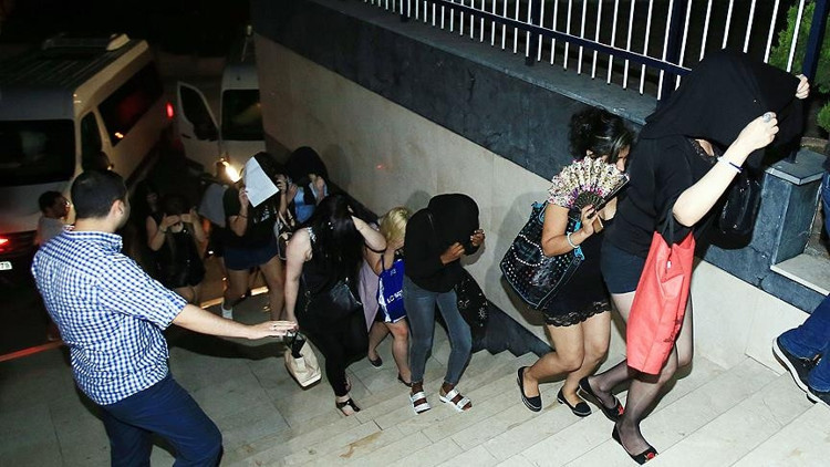 İstanbulda fuhuş operasyonu: 16 şüpheli tutuklandı