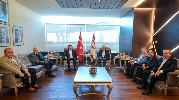 Cumhurbaşkanı Yardımcısı Yılmaz, KKTC Cumhurbaşkanı Tatar ile görüştü Cumhurbaşkanı Yardımcısı Yılmaz, KKTC Cumhurbaşkanı Tatar ile görüştü