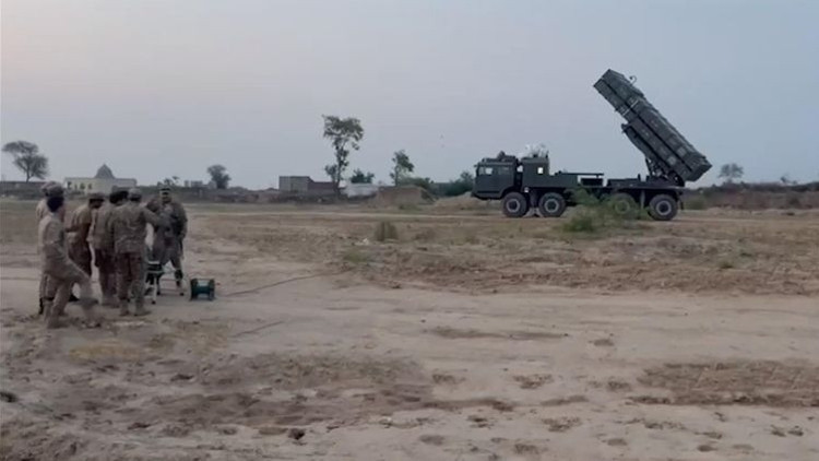 Afganistan ve Pakistan arasında sular durulmuyor… Yeniden çatışma çıktı Afganistan ve Pakistan arasında sular durulmuyor… Yeniden çatışma çıktı