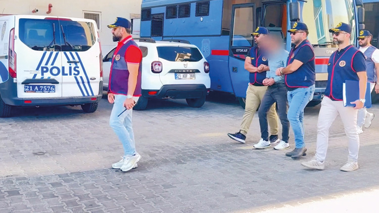 Gülizar gerçeği mezardan fısıldadı