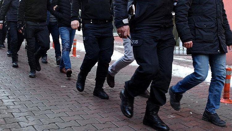 Bursa merkezli 6 ilde suç örgütlerine ve silah ticaretine yönelik operasyonlarda 16 zanlı tutuklandı
