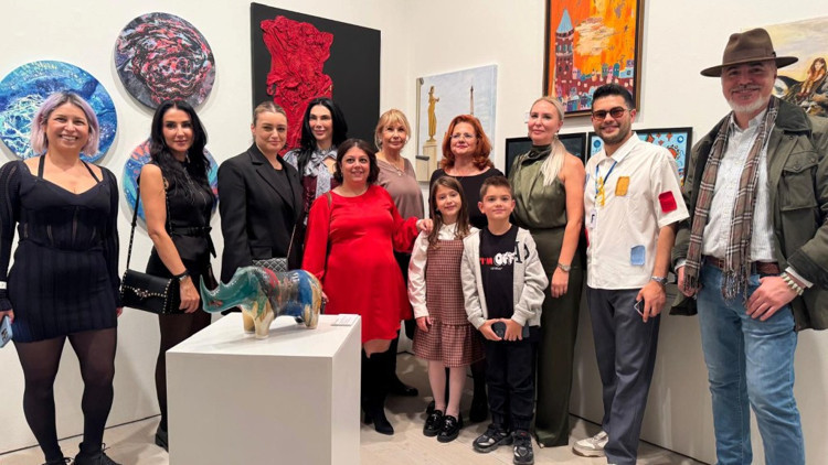 Londra’da Türk sanatçılar Saatchi Gallery’de görücüye çıktı