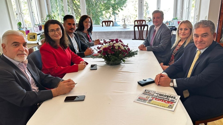 Stuttgart Başkonsolosluğu’nda Samimi Bir Kahvaltı: Eğitim, Toplum ve Birlik Mesajı