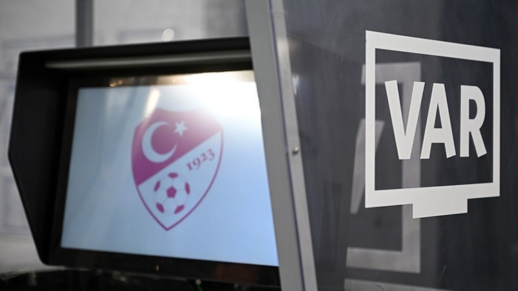 Süper Lig’de günün maçlarının VAR hakemleri açıklandı