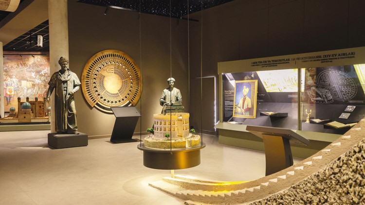 Özbekistan’ın kültürel mirası Türk tasarımcılara emanet