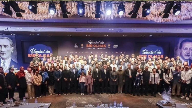 AK Parti kampına telefon