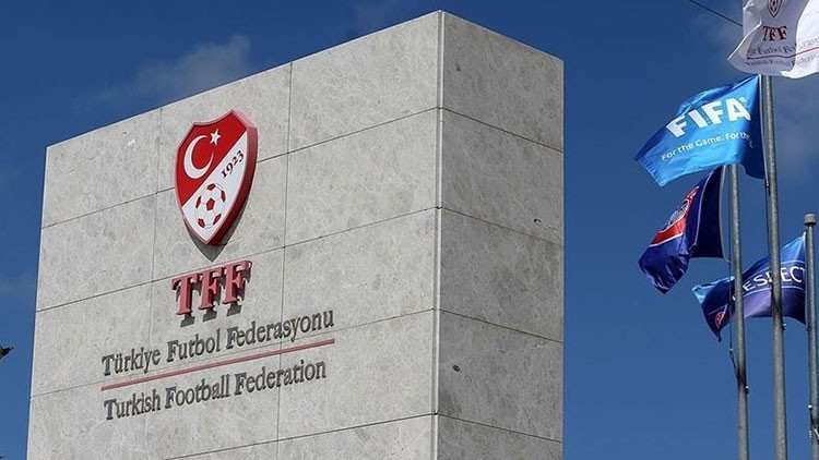 Hürriyet: Galatasaray-Bodo maç saatine Süper Lige de 2 maç kondu