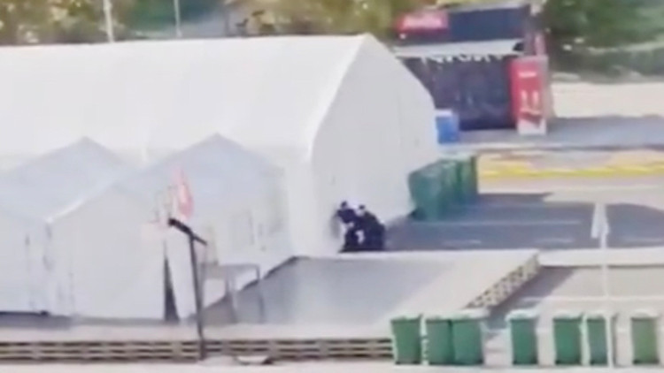 Belgrad’da parlamento önünde silahlı saldırı