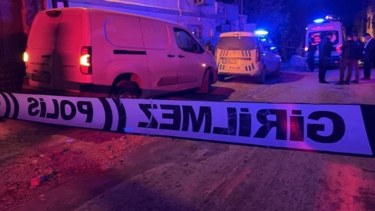 Boşanma sonrası katliam yaptı Eski eşini ve kayınvalidesini öldürdü, üvey kızını yaralayıp intihara kalkıştı