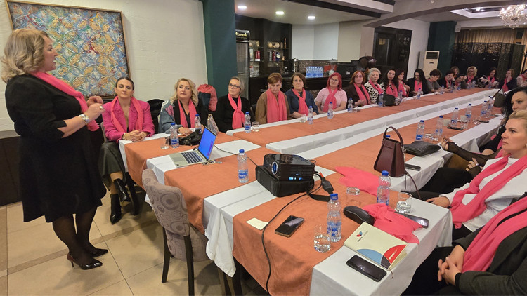 Prizrende kadınlara yönelik göğüs kanseri paneli