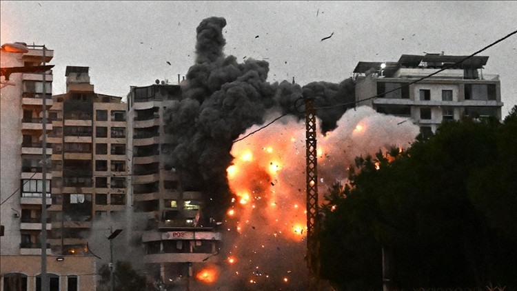 İsrail ateşkese rağmen Lübnanı vurdu