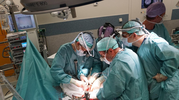 Türk cerrahlar Hollanda’da ilk canlı donör naklini gerçekleştirdi