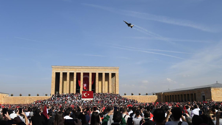 Bugün coşkuyla kutlayacağız... Cumhuriyet’imiz 102 yaşında Bugün coşkuyla kutlayacağız... Cumhuriyet’imiz 102 yaşında