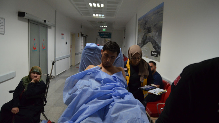 Sokakta tartıştığı kişiyi sırtından bıçakladı Sokakta tartıştığı kişiyi sırtından bıçakladı