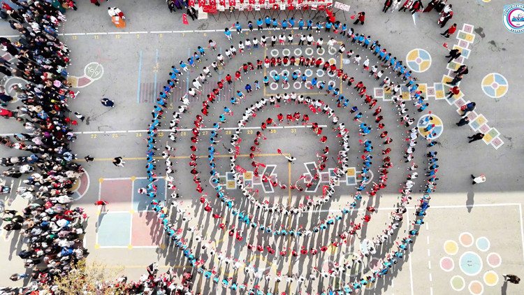 550 öğrenciden 29 Ekim Cumhuriyet Bayramı koreografisi