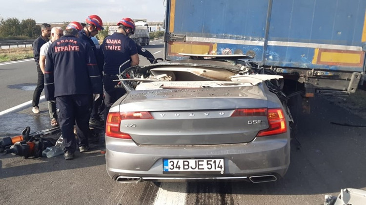 Adanada feci kaza: TIRa arkadan çarpan şoför hayatını kaybetti