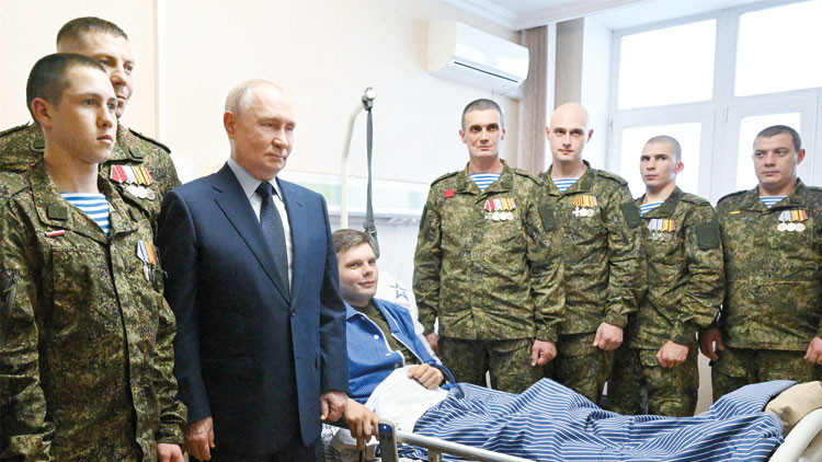 Ruslar kritik kasaba için feci saldırıyor