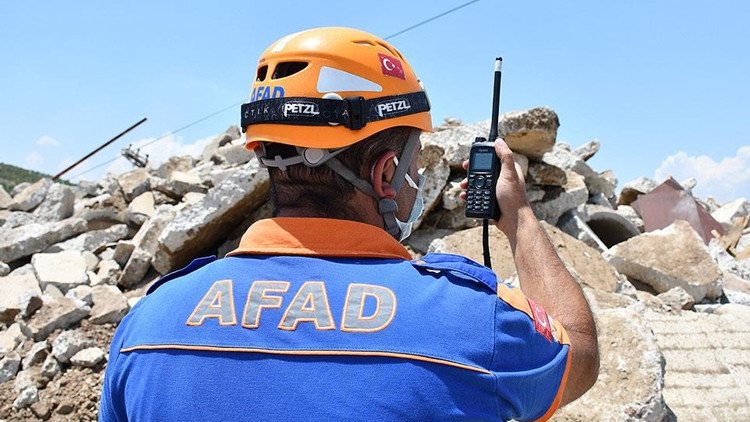AFAD, Sındırgıdaki depremin ardından yürütülen çalışmaları değerlendirdi