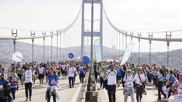 İstanbul Maratonu bir kez daha kıtaları birleştirdi