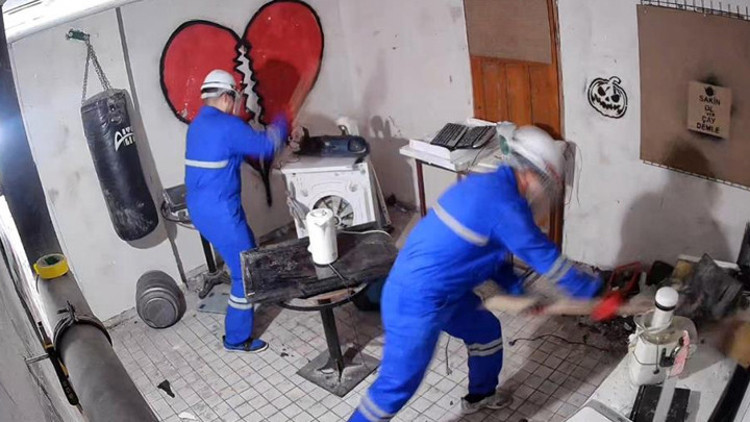 Eskişehir’de stres evine yoğun ilgi Streslerini eşya kırarak atıyorlar