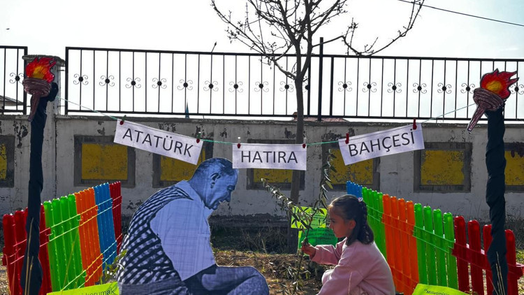 Okullarda fidanlar Atatürk sevgisiyle büyüyecek Okullarda fidanlar Atatürk sevgisiyle büyüyecek