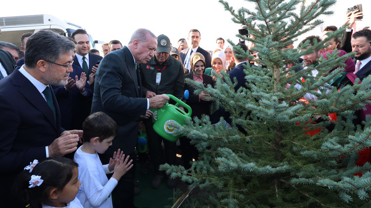 Cumhurbaşkanı Erdoğan: Son 23 yılda orman varlığımızı 23,4 milyon hektara çıkardık Cumhurbaşkanı Erdoğan: Son 23 yılda orman varlığımızı 23,4 milyon hektara çıkardık