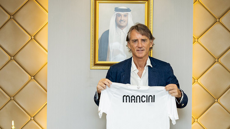 Galatasaray eski hocası Roberto Mancininin yeni takımı resmen açıklandı