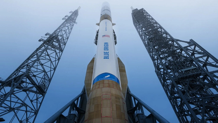 Blue Origin’den uzay tarihine geçecek iniş