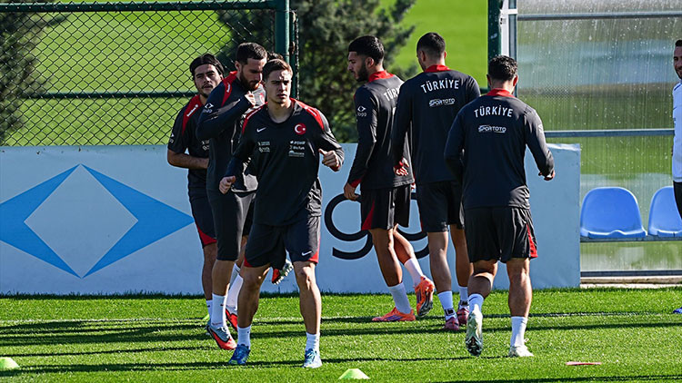 A Milli Futbol Takımı, Bulgaristan maçının hazırlıklarını tamamladı A Milli Futbol Takımı, Bulgaristan maçının hazırlıklarını tamamladı