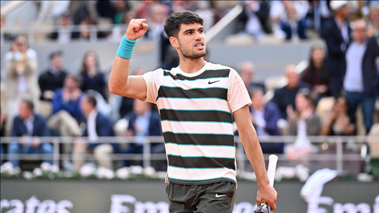 Carlos Alcaraz 1 numarayı garantiledi