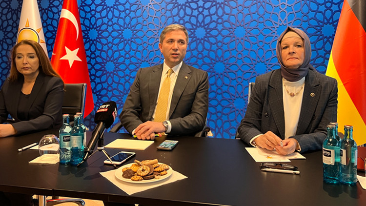 Almanyada Türk okullarının açılması hakkaniyetin gereği