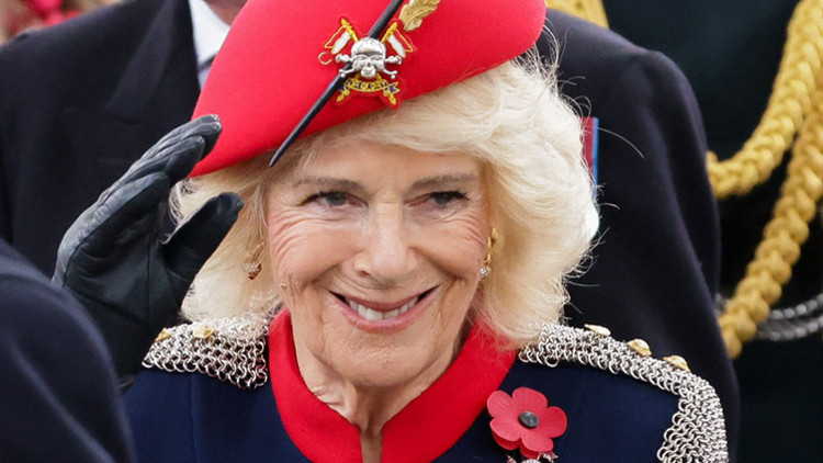 Bir soru sordu, yerden yere vuruldu: Demek bunca yılda hâlâ öğrenememiş.... Bu yaptığına görgüsüzlük denir