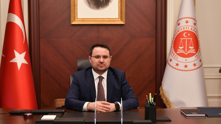 İstanbul Cumhuriyet Başsavcısı Gürlek: Futbol kulüpleri üzerinden para aklama iddiaları var araştırıyoruz İstanbul Cumhuriyet Başsavcısı Gürlek: Futbol kulüpleri üzerinden para aklama iddiaları var araştırıyoruz