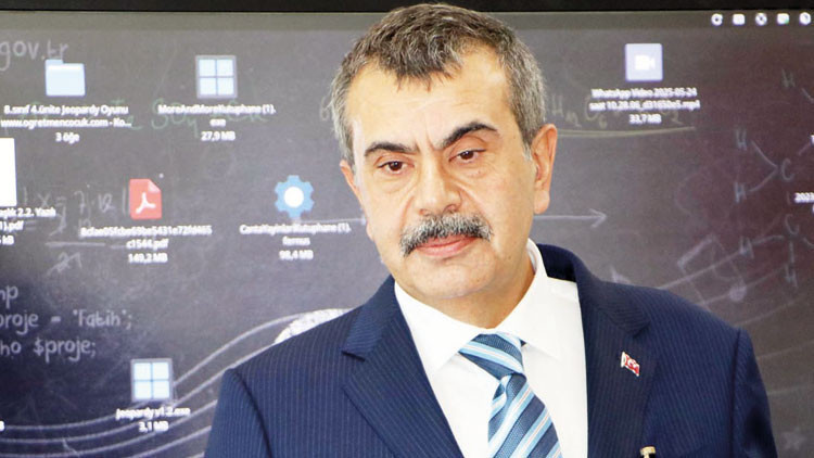 Bakan Tekin: Geleceğimizin mimarlarısınız