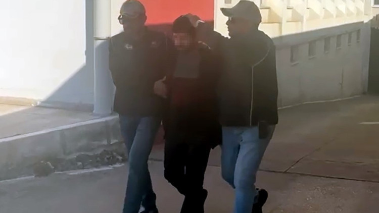 FETÖ’nün emniyet yapılanmasında faaliyet gösteren firari hükümlü yakalandı FETÖ’nün emniyet yapılanmasında faaliyet gösteren firari hükümlü yakalandı