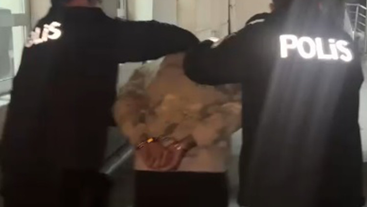  Ev sahibi fark etti, gözaltına alındı