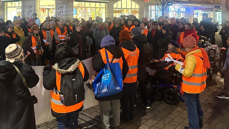 Fürthte kadınlara yönelik şiddete karşı protesto