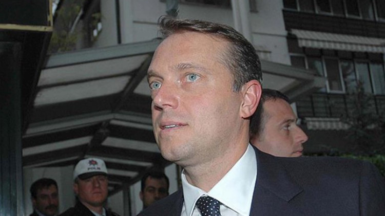 Cem Uzan’ın Paris’teki gizli kasasına TMSF el koydu Cem Uzan’ın Paris’teki gizli kasasına TMSF el koydu