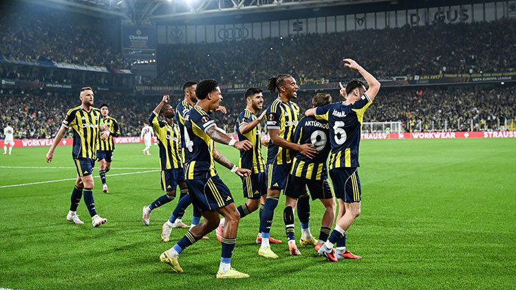 Fenerbahçede derbi öncesi 2 isimde belirsizlik var