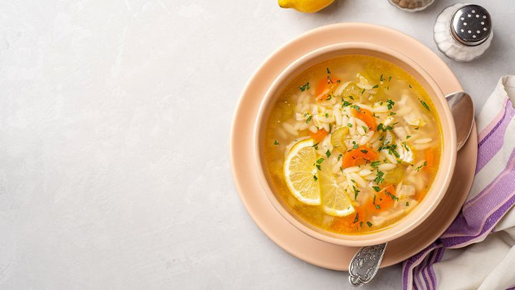 Limonlu tavuklu orzo çorbası tarifi