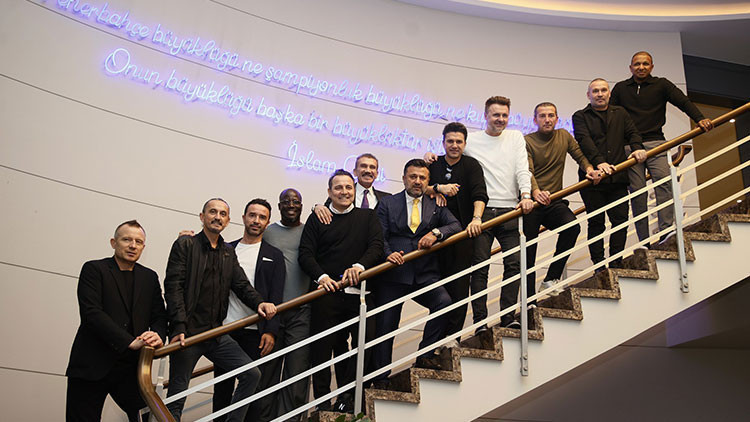 Fenerbahçenin eski yıldızları derbi öncesi bir araya geldi